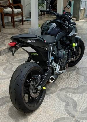 SUZUKI GSX-8S 